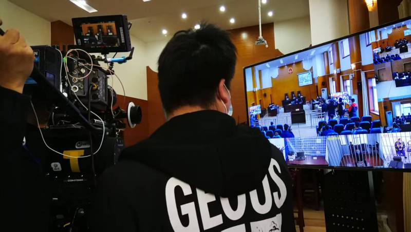 AI生成VS人工创意——德化县广告片拍摄公司的技术浪漫主义实践